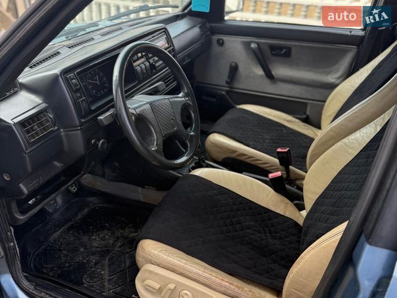 Седан Volkswagen Jetta 1991 в Красноильске