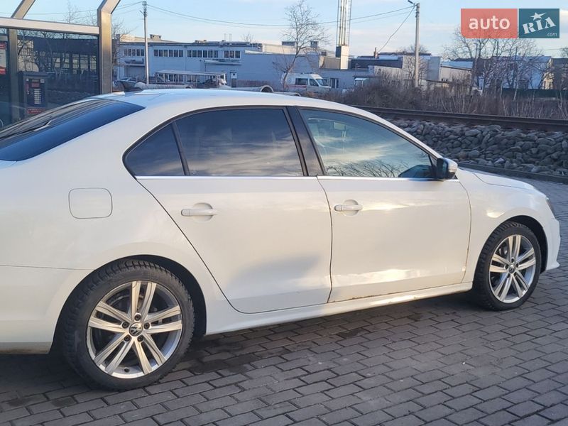 Седан Volkswagen Jetta 2014 в Ивано-Франковске