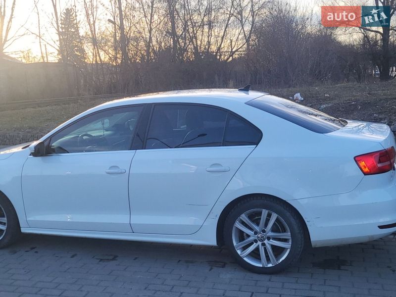 Седан Volkswagen Jetta 2014 в Ивано-Франковске