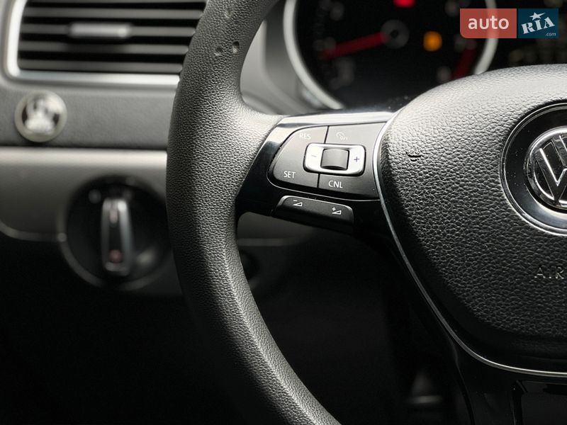 Седан Volkswagen Jetta 2017 в Ивано-Франковске