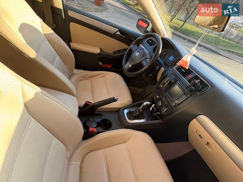 Седан Volkswagen Jetta 2013 в Киеве