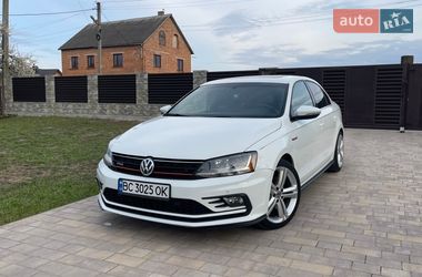 Седан Volkswagen Jetta 2016 в Жовкві