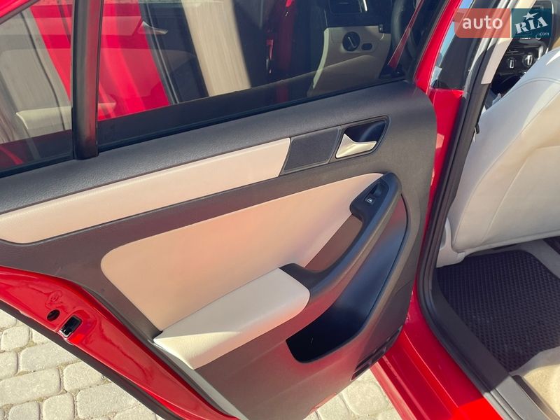 Седан Volkswagen Jetta 2012 в Ивано-Франковске