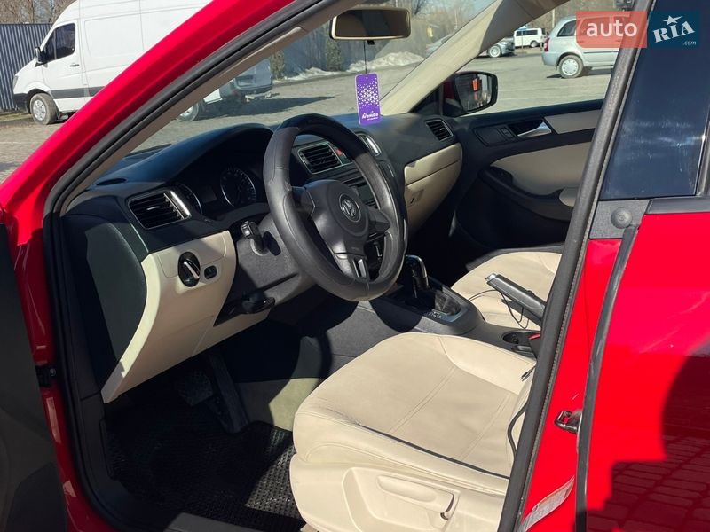 Седан Volkswagen Jetta 2012 в Ивано-Франковске