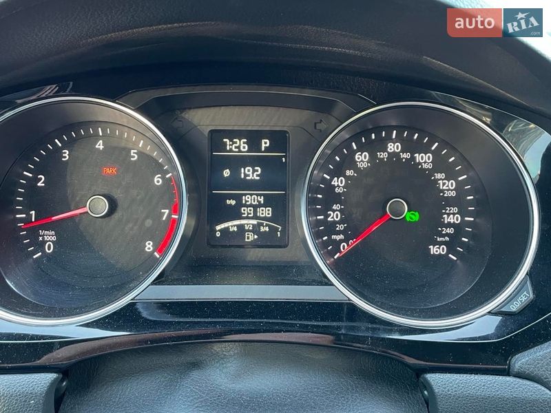 Седан Volkswagen Jetta 2016 в Вишневом фото 26 Седан Volkswagen Jetta 2016 в Вишневом