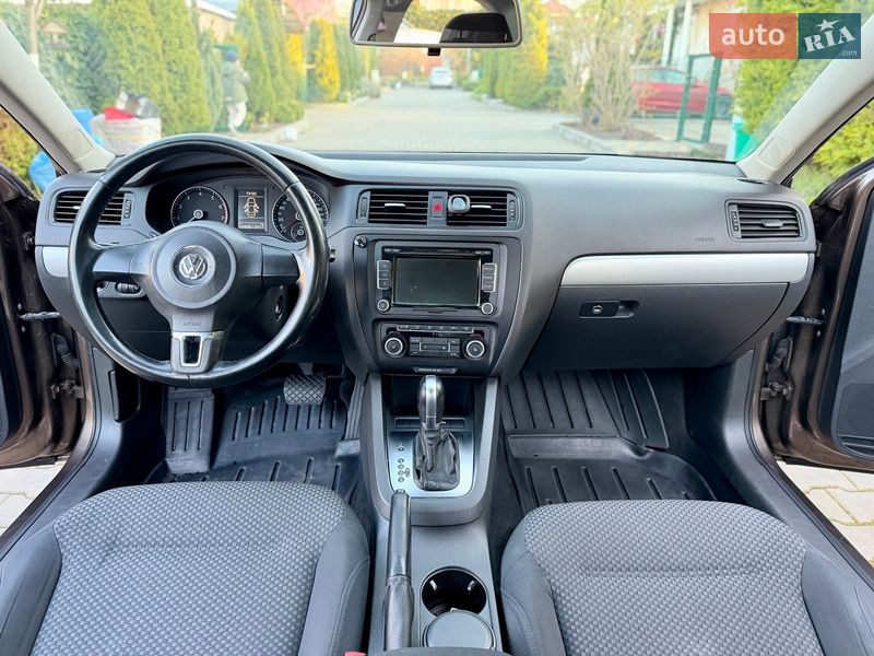 Седан Volkswagen Jetta 2011 в Одессе