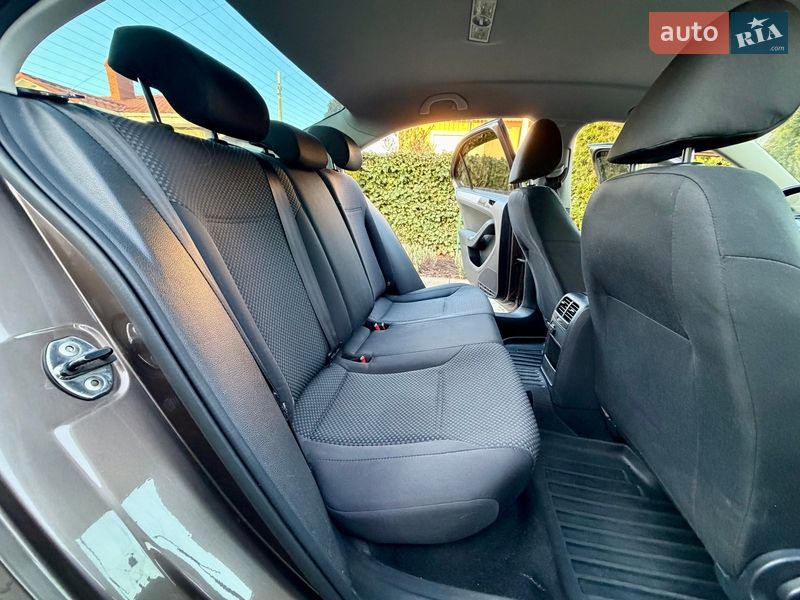 Седан Volkswagen Jetta 2011 в Одессе