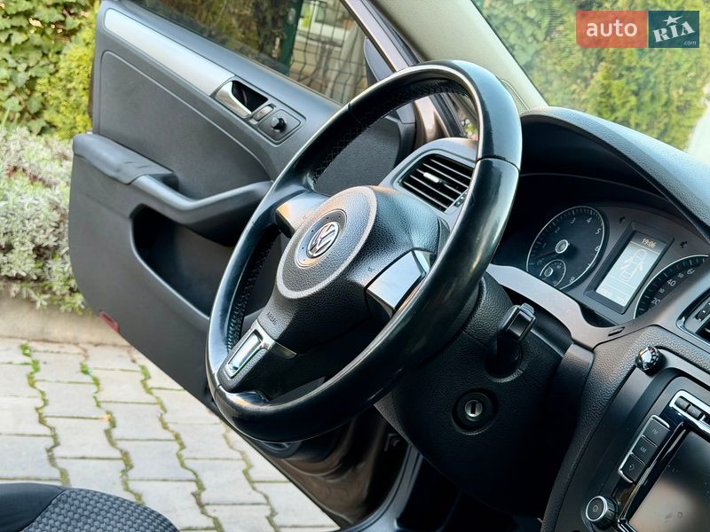 Седан Volkswagen Jetta 2011 в Одессе