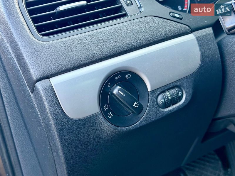 Седан Volkswagen Jetta 2011 в Одессе