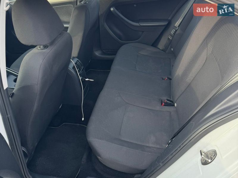 Седан Volkswagen Jetta 2016 в Киеве