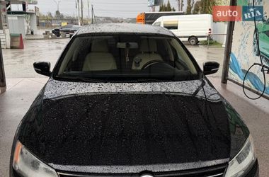 Седан Volkswagen Jetta 2013 в Чернівцях
