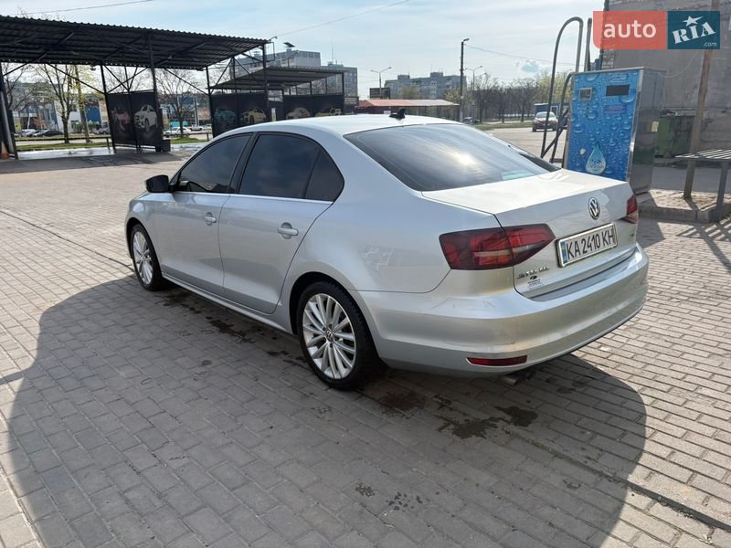 Седан Volkswagen Jetta 2016 в Киеве