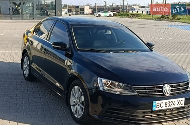 Седан Volkswagen Jetta 2015 в Львові