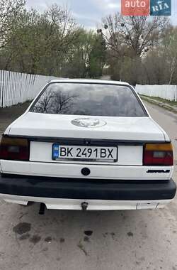 Седан Volkswagen Jetta 1985 в Ровно