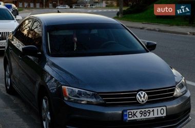 Седан Volkswagen Jetta 2015 в Чернигове