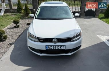 Седан Volkswagen Jetta 2014 в Львове