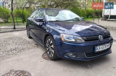 Седан Volkswagen Jetta 2014 в Києві