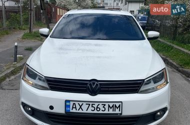 Седан Volkswagen Jetta 2012 в Львові