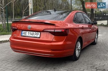 Седан Volkswagen Jetta 2020 в Днепре