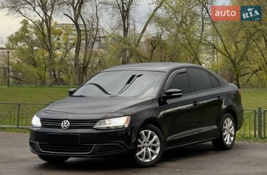 Седан Volkswagen Jetta 2012 в Харькове