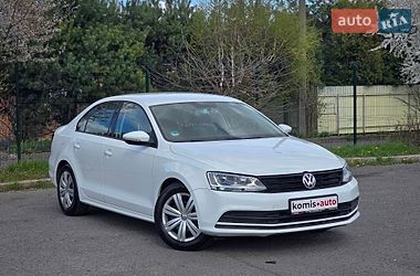 Седан Volkswagen Jetta 2016 в Хмельницком
