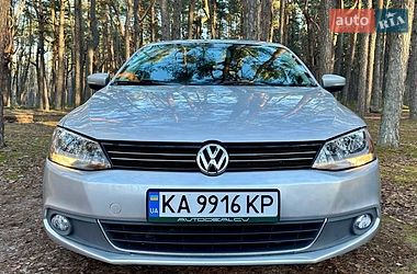 Седан Volkswagen Jetta 2014 в Киеве
