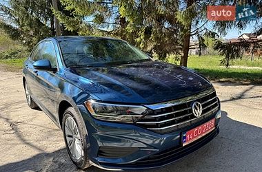 Седан Volkswagen Jetta 2019 в Львові