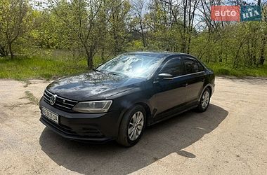 Седан Volkswagen Jetta 2015 в Днепре