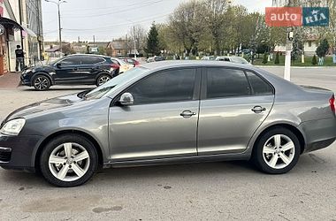 Седан Volkswagen Jetta 2006 в Калинівці