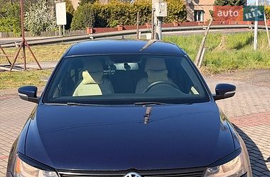 Седан Volkswagen Jetta 2012 в Львове