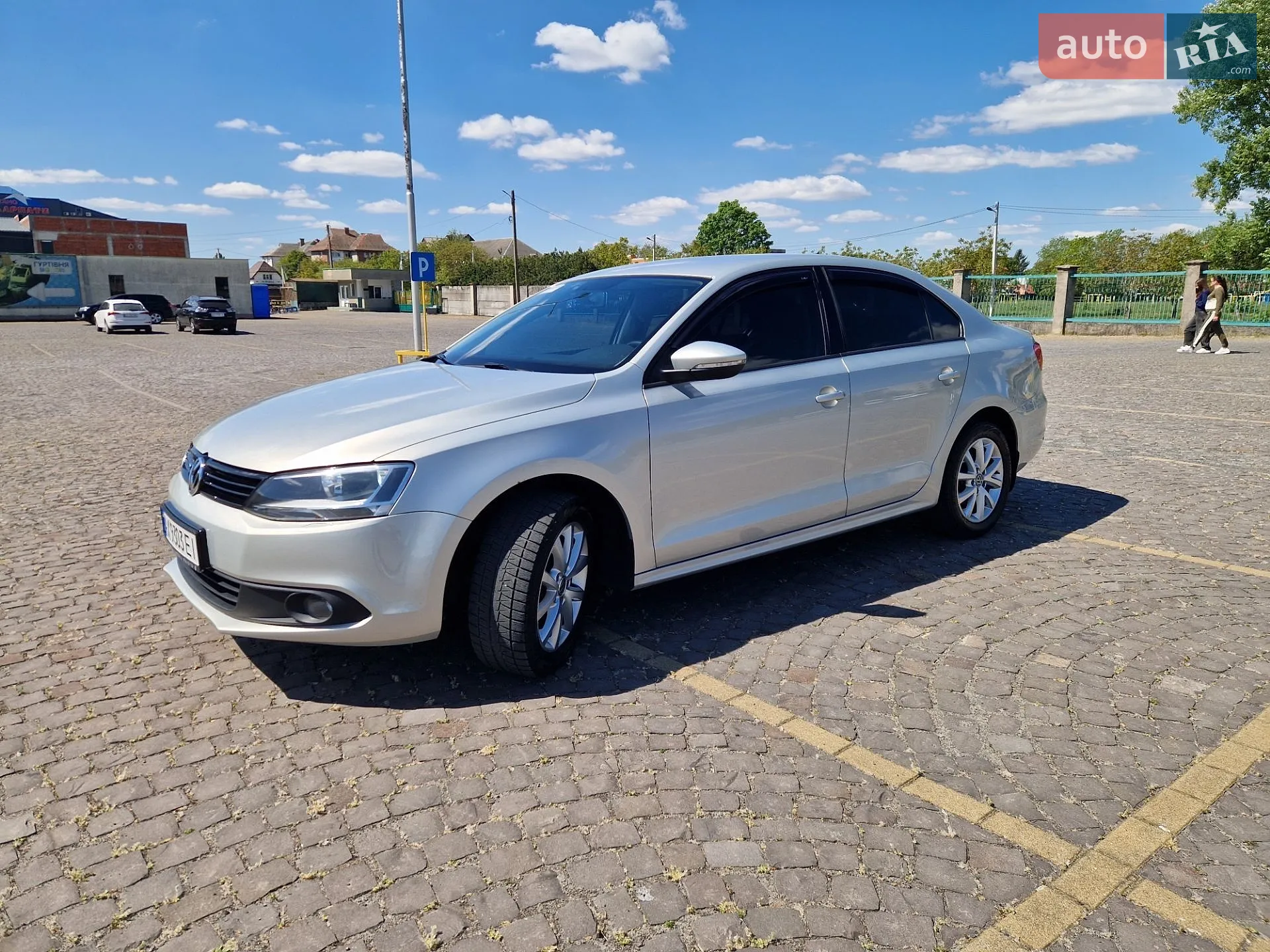 2011 Volkswagen Jetta - фото 1