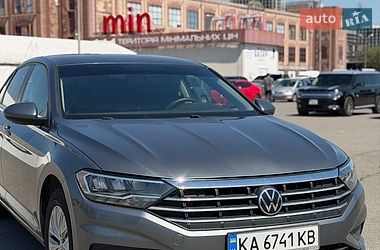 Седан Volkswagen Jetta 2019 в Киеве