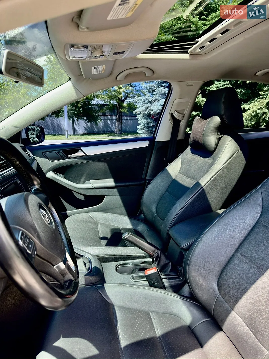 2010 Volkswagen Jetta - мініатюра 21