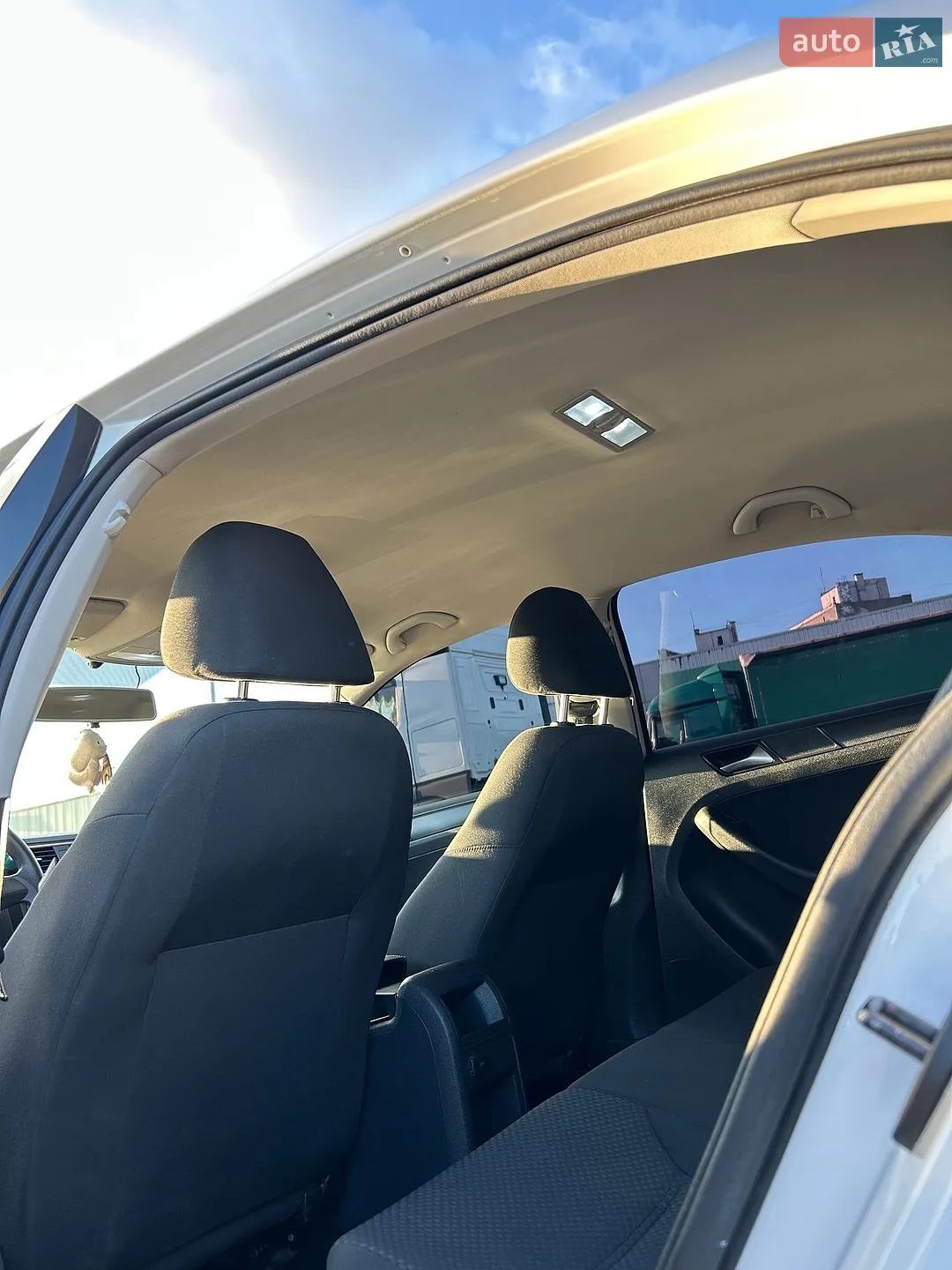 2011 Volkswagen Jetta - мініатюра 51