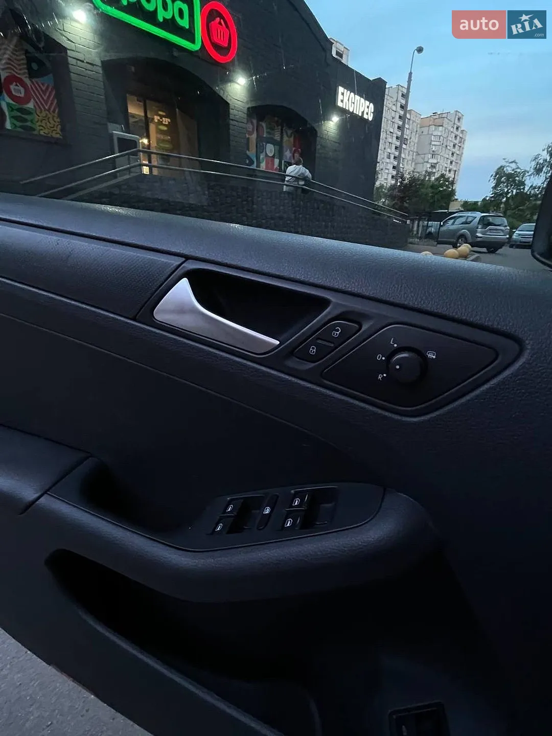 2012 Volkswagen Jetta - мініатюра 12