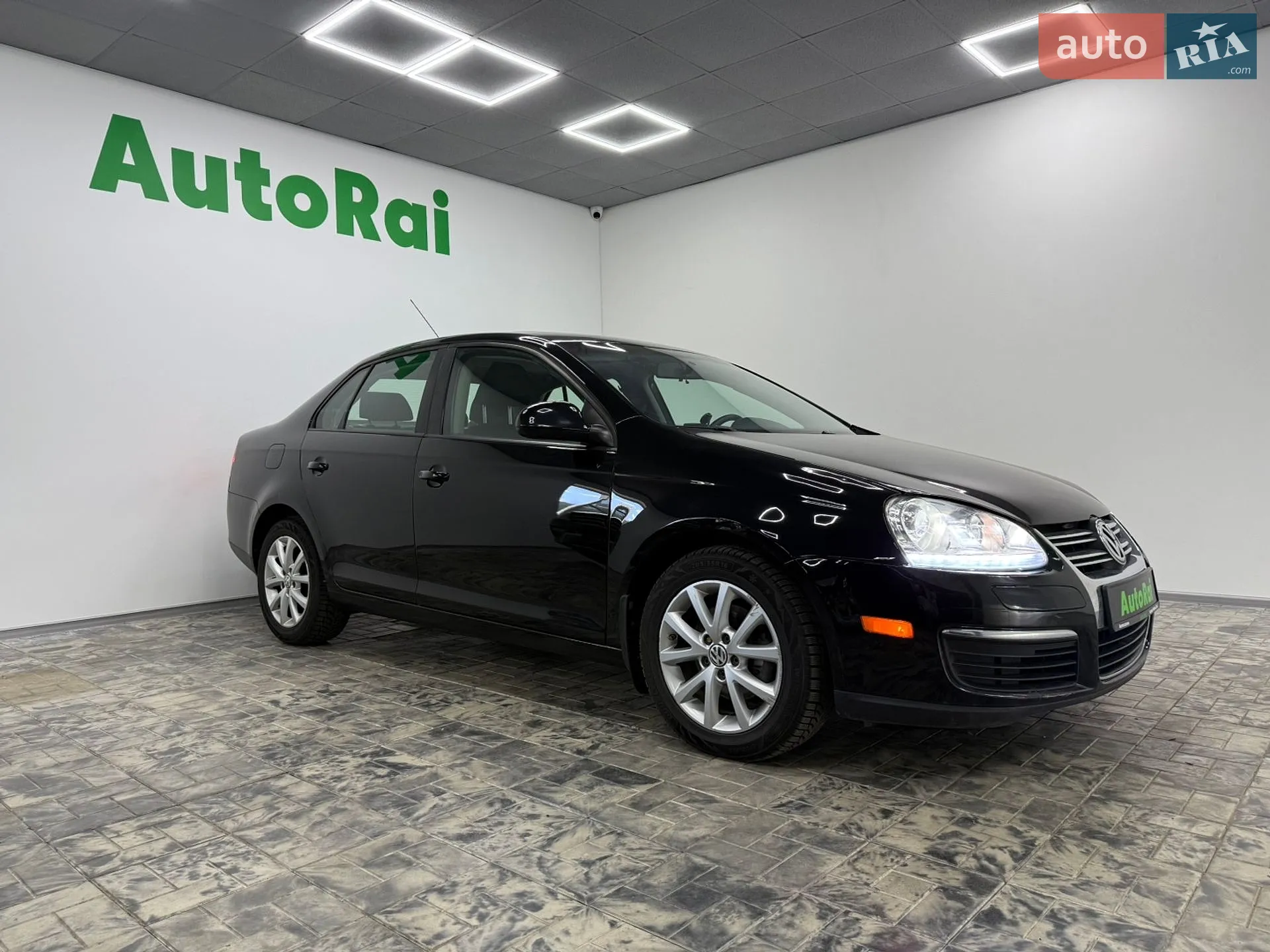 2010 Volkswagen Jetta - фото 1