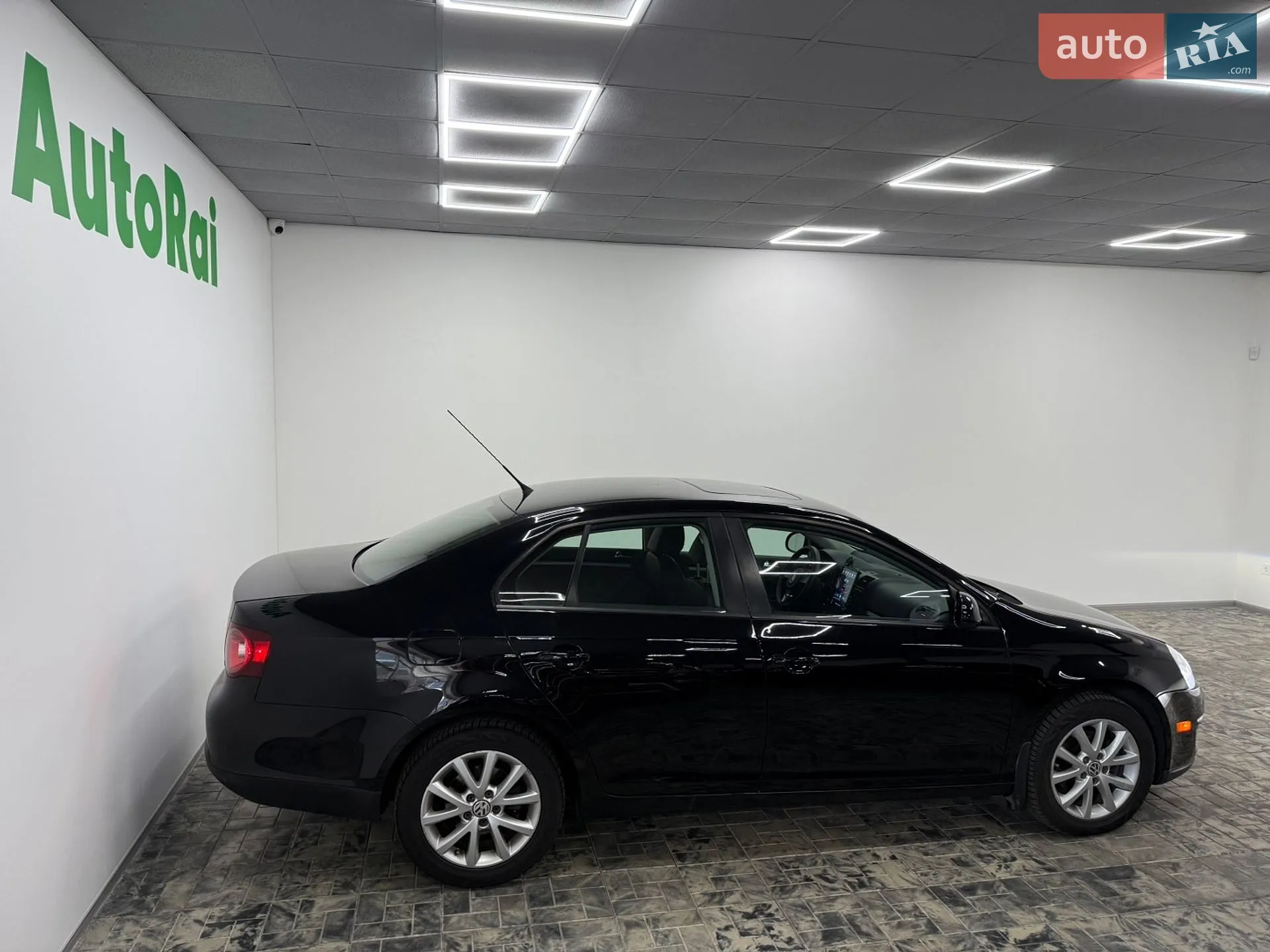 2010 Volkswagen Jetta - мініатюра 3