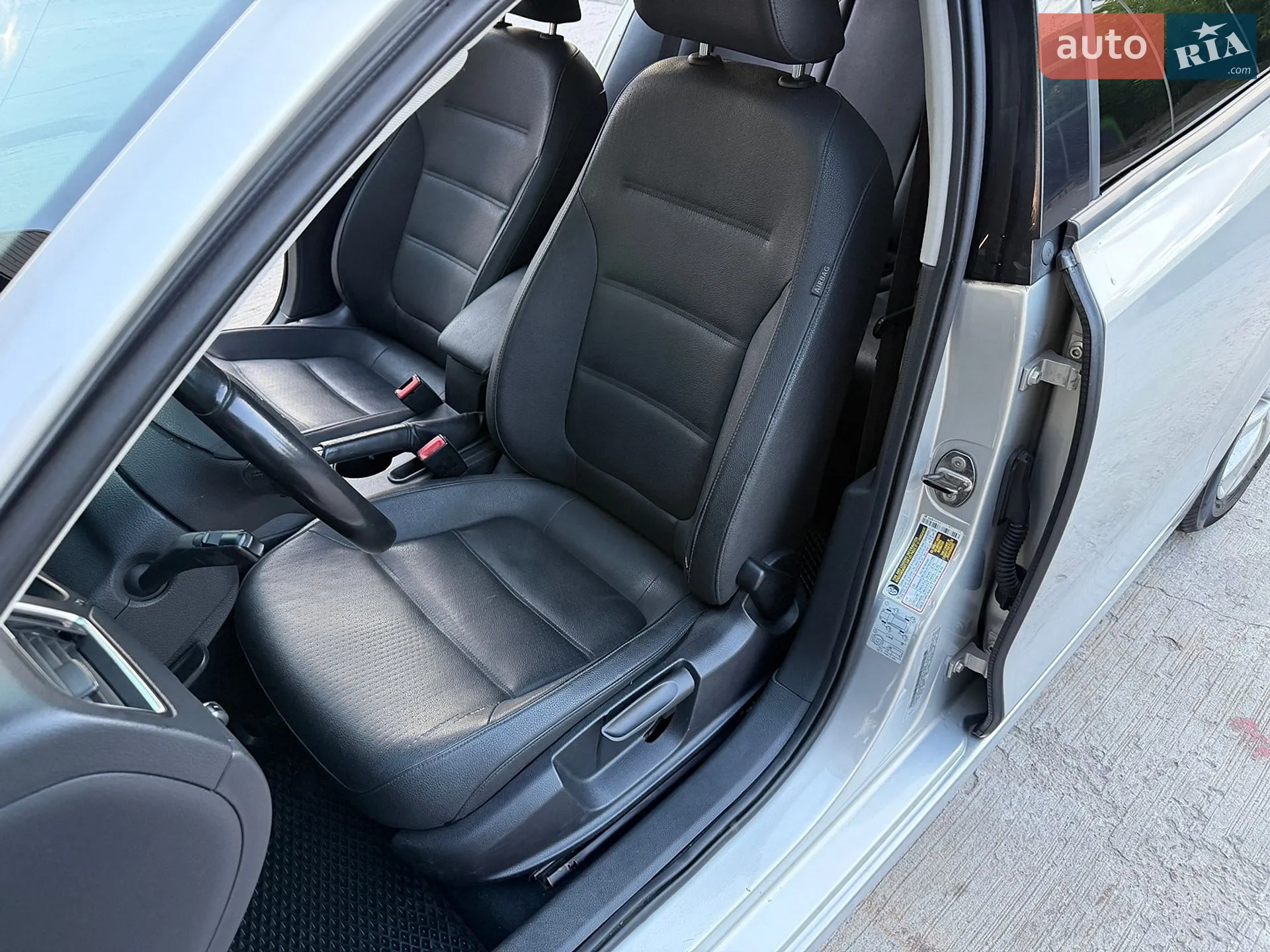 2010 Volkswagen Jetta - мініатюра 17
