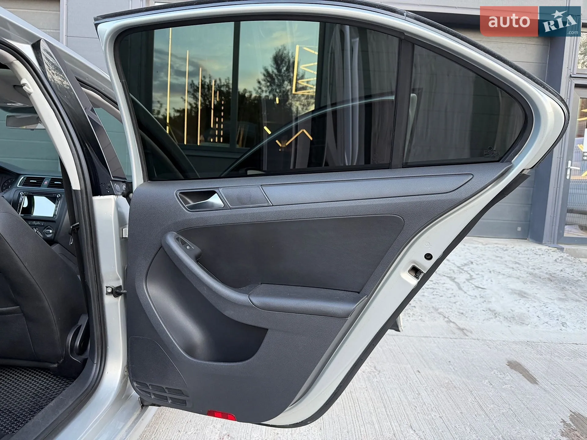 2010 Volkswagen Jetta - мініатюра 22