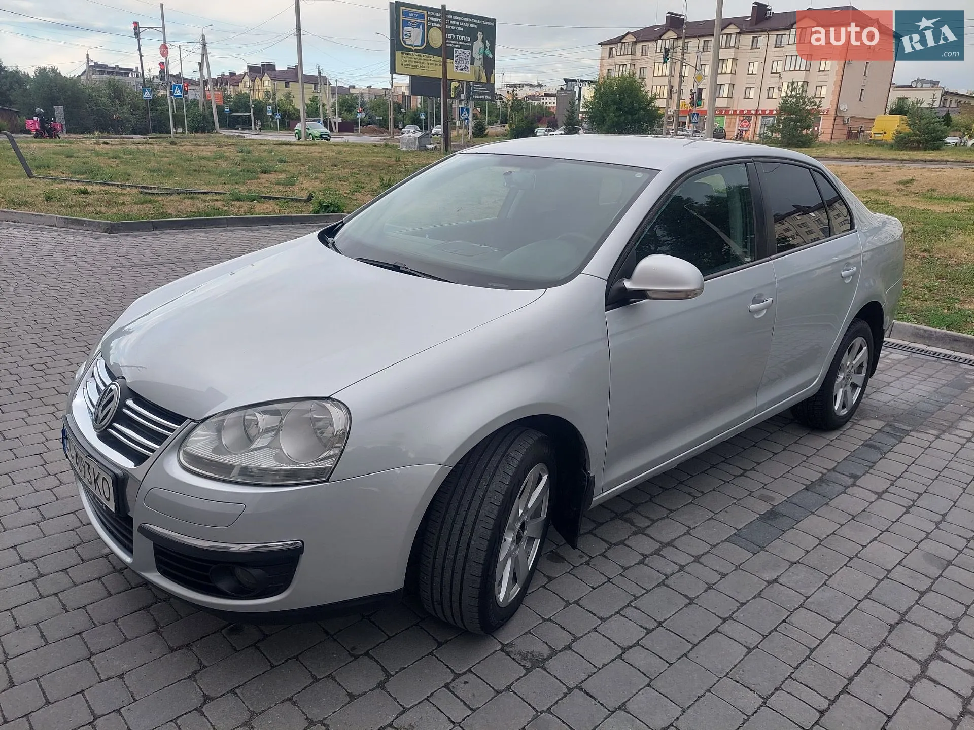 2010 Volkswagen Jetta - фото 1