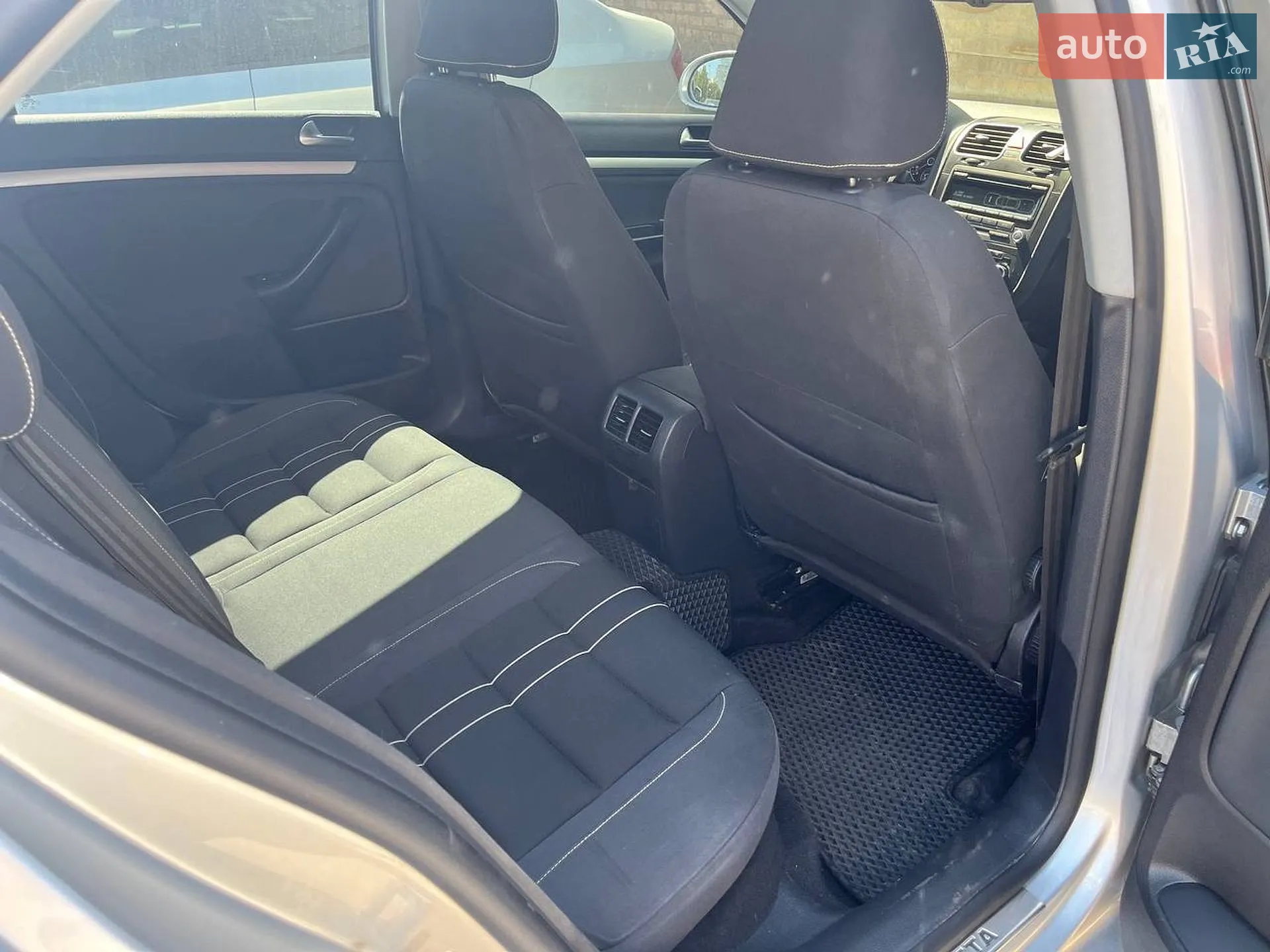 2010 Volkswagen Jetta - мініатюра 10