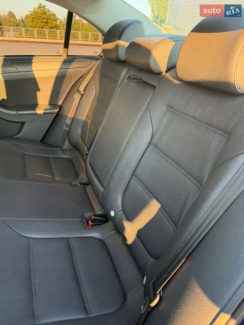2012 Volkswagen Jetta - мініатюра 10