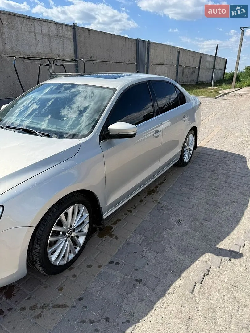 2011 Volkswagen Jetta - мініатюра 2