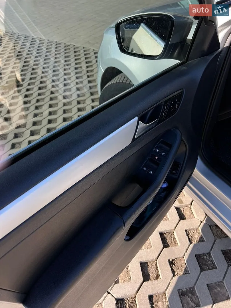 2011 Volkswagen Jetta - мініатюра 30