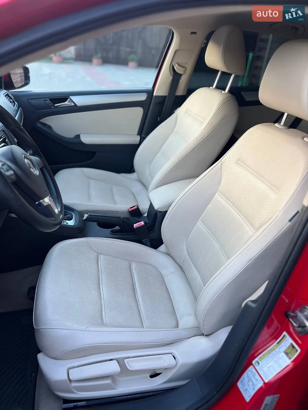 2011 Volkswagen Jetta - мініатюра 2