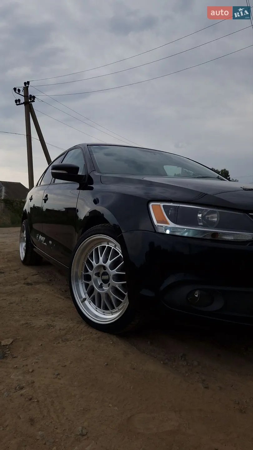 2010 Volkswagen Jetta - фото 1