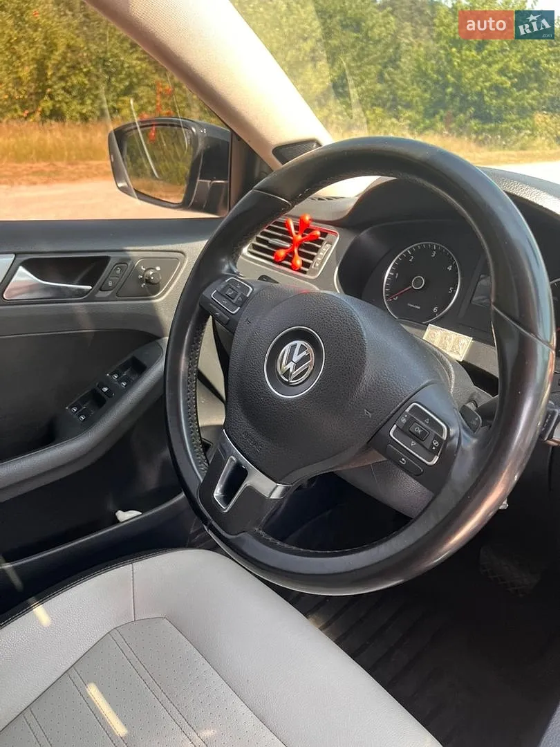 2011 Volkswagen Jetta - мініатюра 11