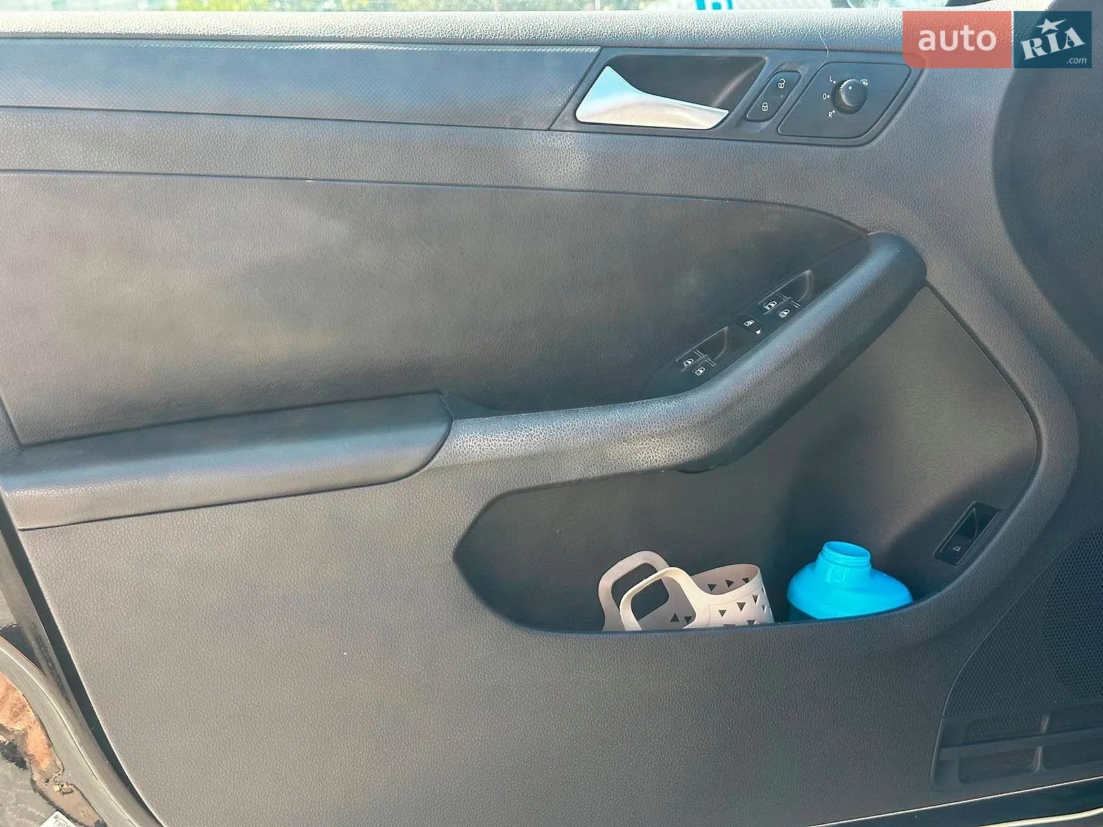 2010 Volkswagen Jetta - мініатюра 12
