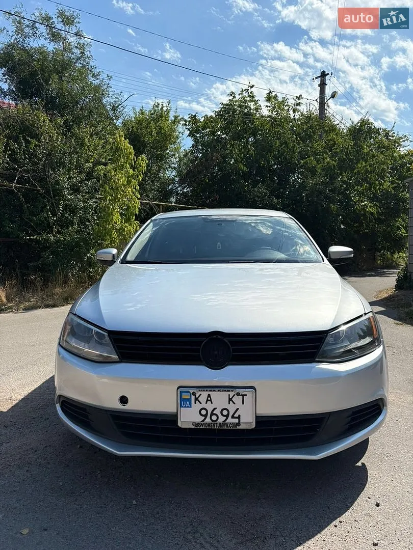 2011 Volkswagen Jetta - фото 1