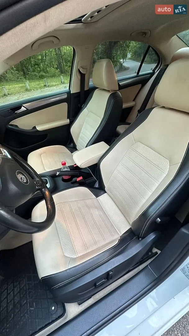 2012 Volkswagen Jetta - мініатюра 21